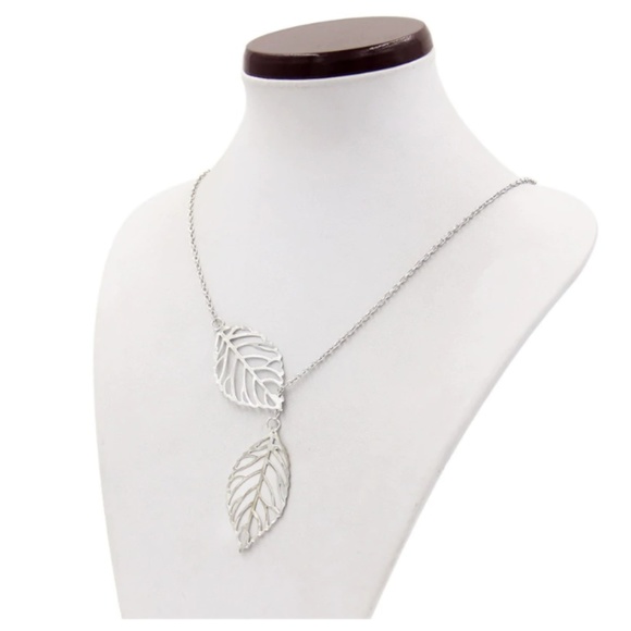 “Arya” Unique Boho Minimalist Leaf Dangle Necklace - Picture 4 of 8